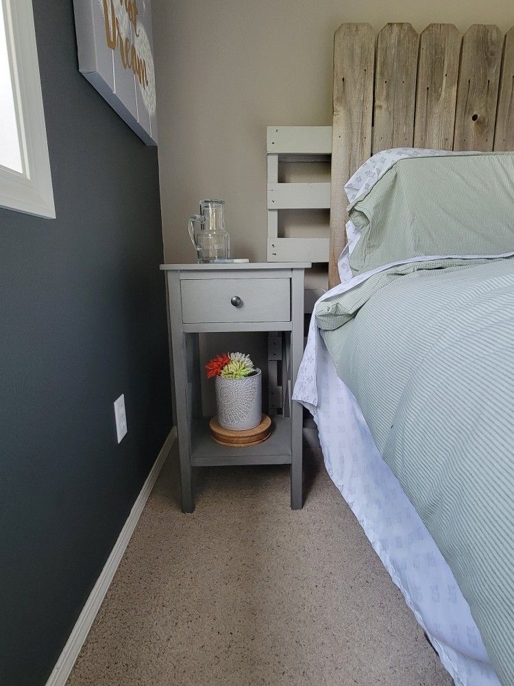 Gray Nightstand/Side Table with one drawer