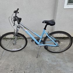 Giant 26"  MTB size 17 