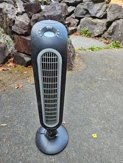 Oscillating tower fan