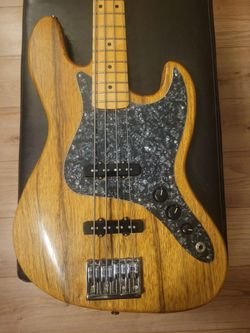 Black limba custom Made bass