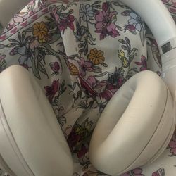  Beats Wireless Bluetooth Headphones 