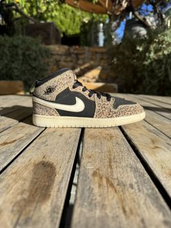 2019 Air Jordan 1 Mid SE ‘Leopard'