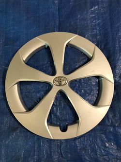 2011-2014 Toyota Prius wheel cover