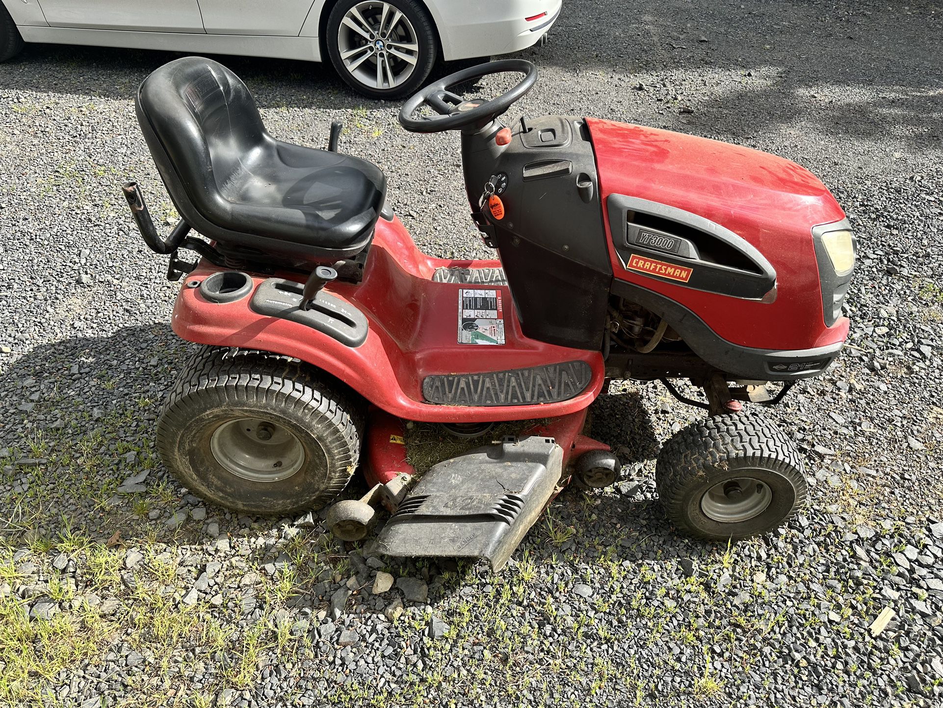 Craftsman Riding Lawn Tractor YT3000