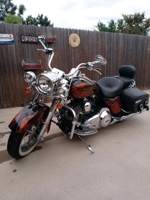 Photo 2011 HARLEY DAVIDSON KING CLASSIC ROAD