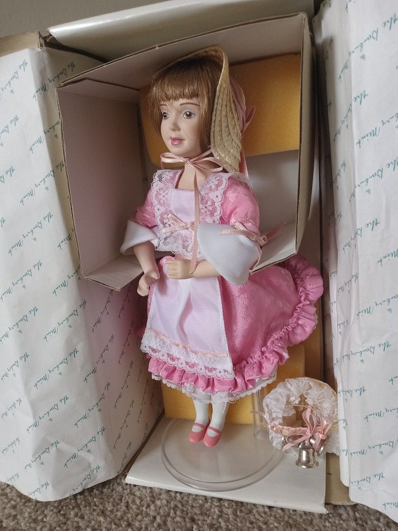 Danbury Mint Storybook Collection "Mary, Mary Quite Contrary" Porcelain Doll 11"