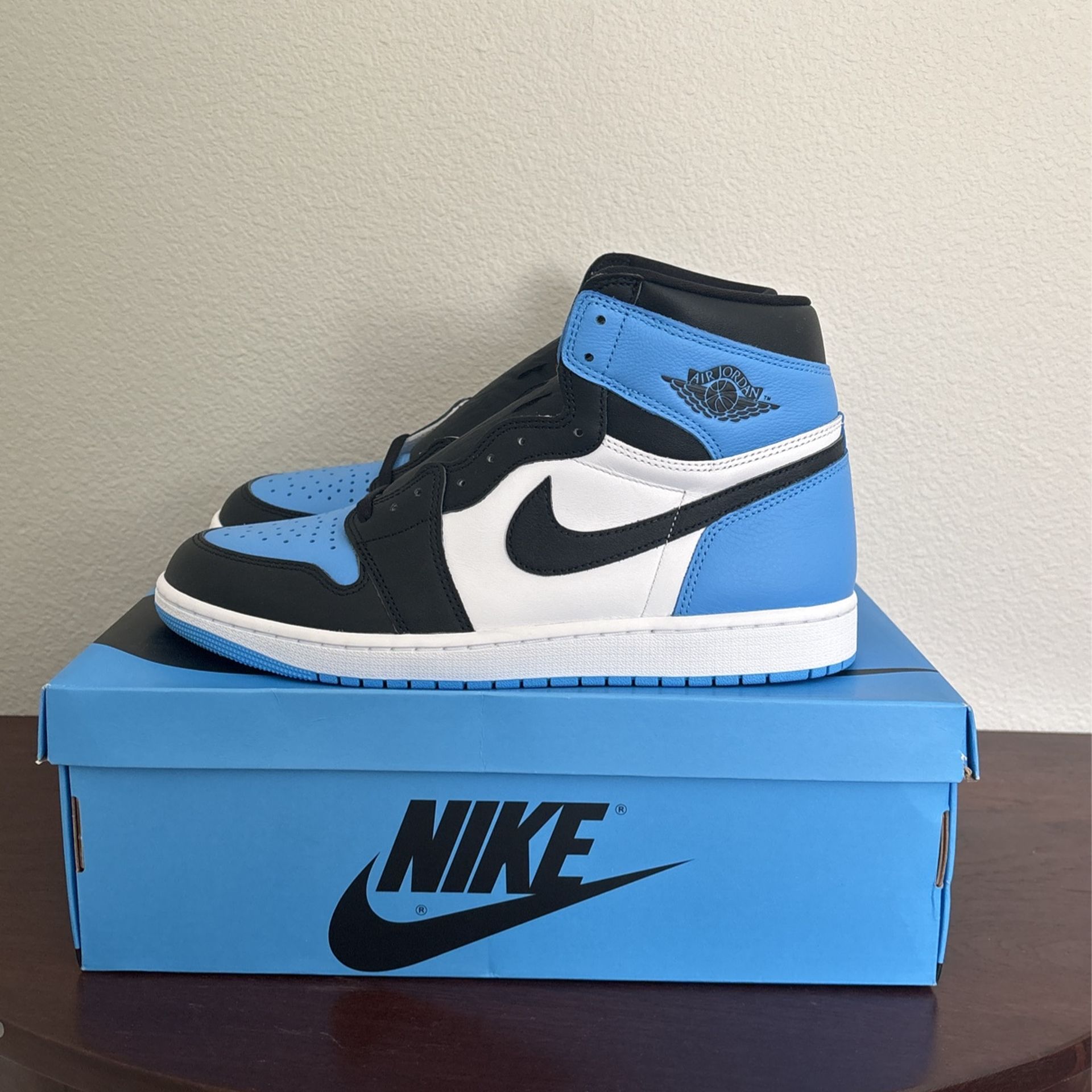 Air Jordan 1 Retro High OG ‘UNC Toe’