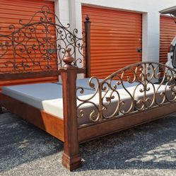 Kng Sz Bd Frm With Base Good Condition 