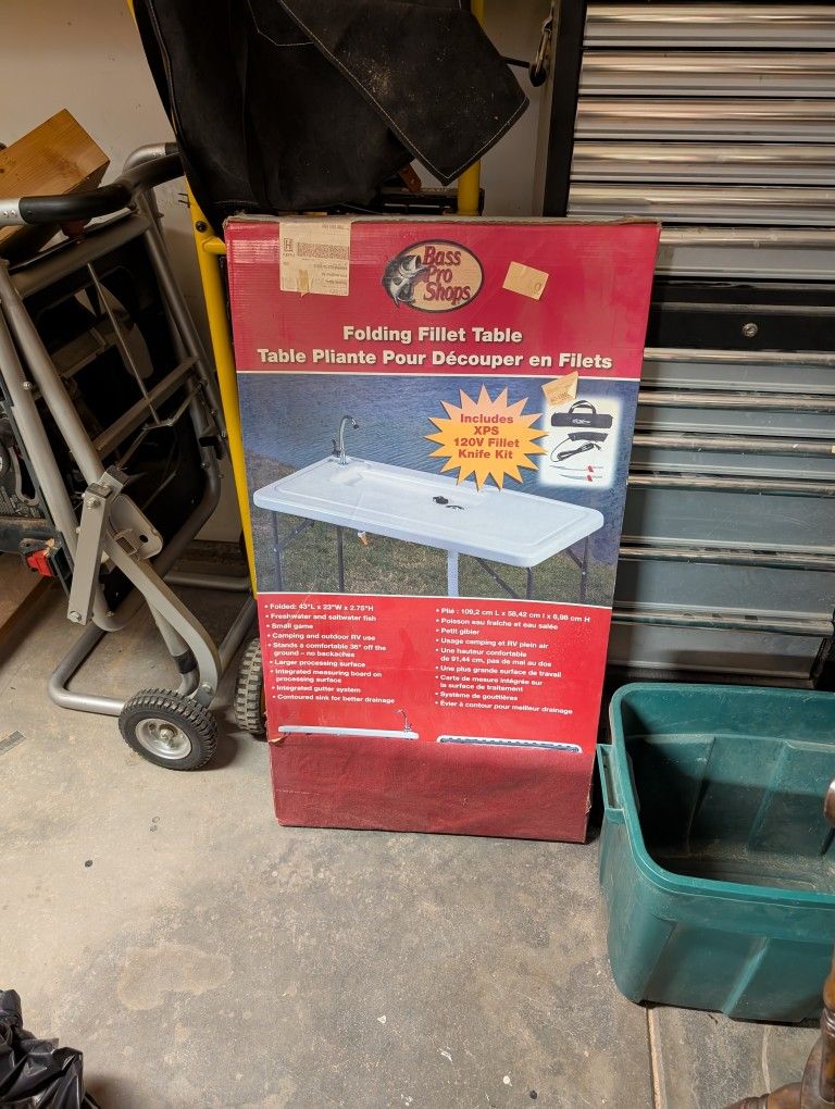 Pro Bass Folding Fish Table