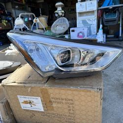 Headlight Hyundai Santa Fe 2013-2016 passenger side