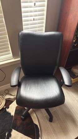 Black Leather Office Chair with Armrests