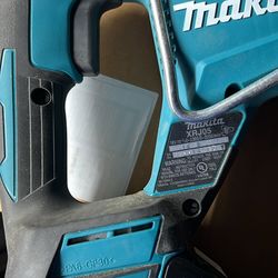 NEW Makita 18V XRJ05 Brushless Cordless Battery Reciprocating Saw 18 Volt