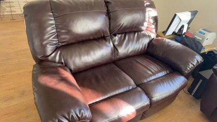 Selling a sofa set