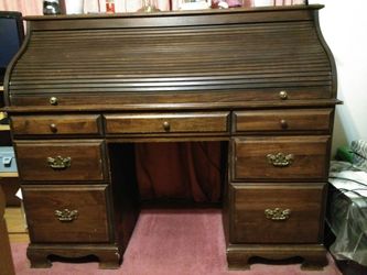 Roll top desk