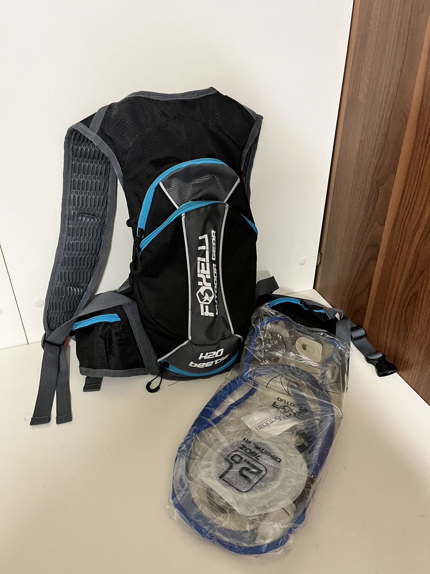 Brand New Sports Backpack With Water Hydration- Perfect For Running And Hiking