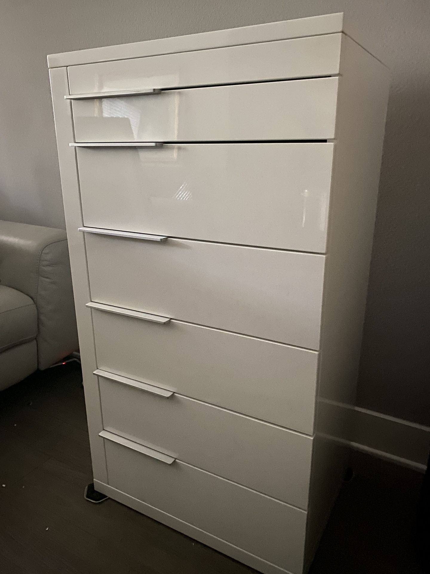 Delivery Available***Alaskan High Gloss Chest Of Drawers Retali  $1264
