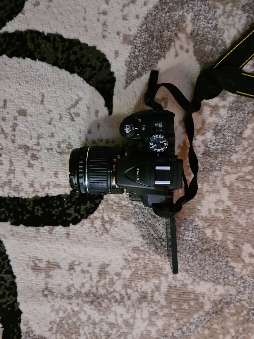 Nikon D5300 DSLR camera with AF-P 18-55mm Lens