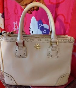 Exciting Offer! Almost New! Tory Burch Cream Leather Tote/Purse! 