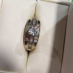 Gorgeous gold diamond wedding ring