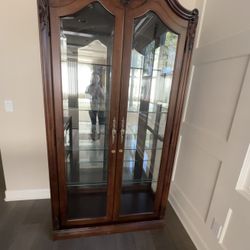 Free Furniture for Pickup in Irvine — Available for the Next 24 Hours Only