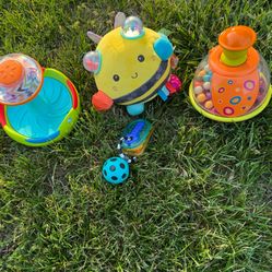 Toddler Toy Keys , Sensory Plush Bumble Bee, Lady Bug Popping Ball