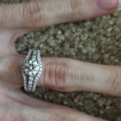 Beautiful Engagement Ring! 