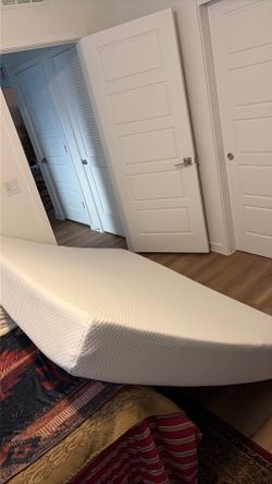 M foam Queen size mattress and memory foam topper