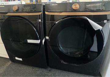 Samsung Smart Front Load Washer/Electric Dryer