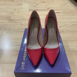 Red Heels Size: 7