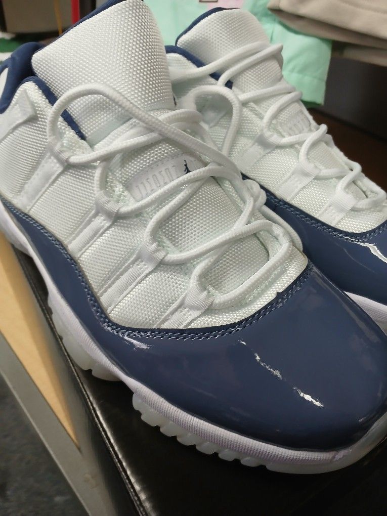 Retro Jordan 11s 160.00