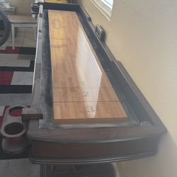 Shuffle board table
