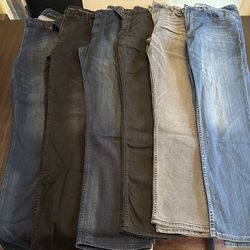 14 Calvin Klein Jeans (36-32)
