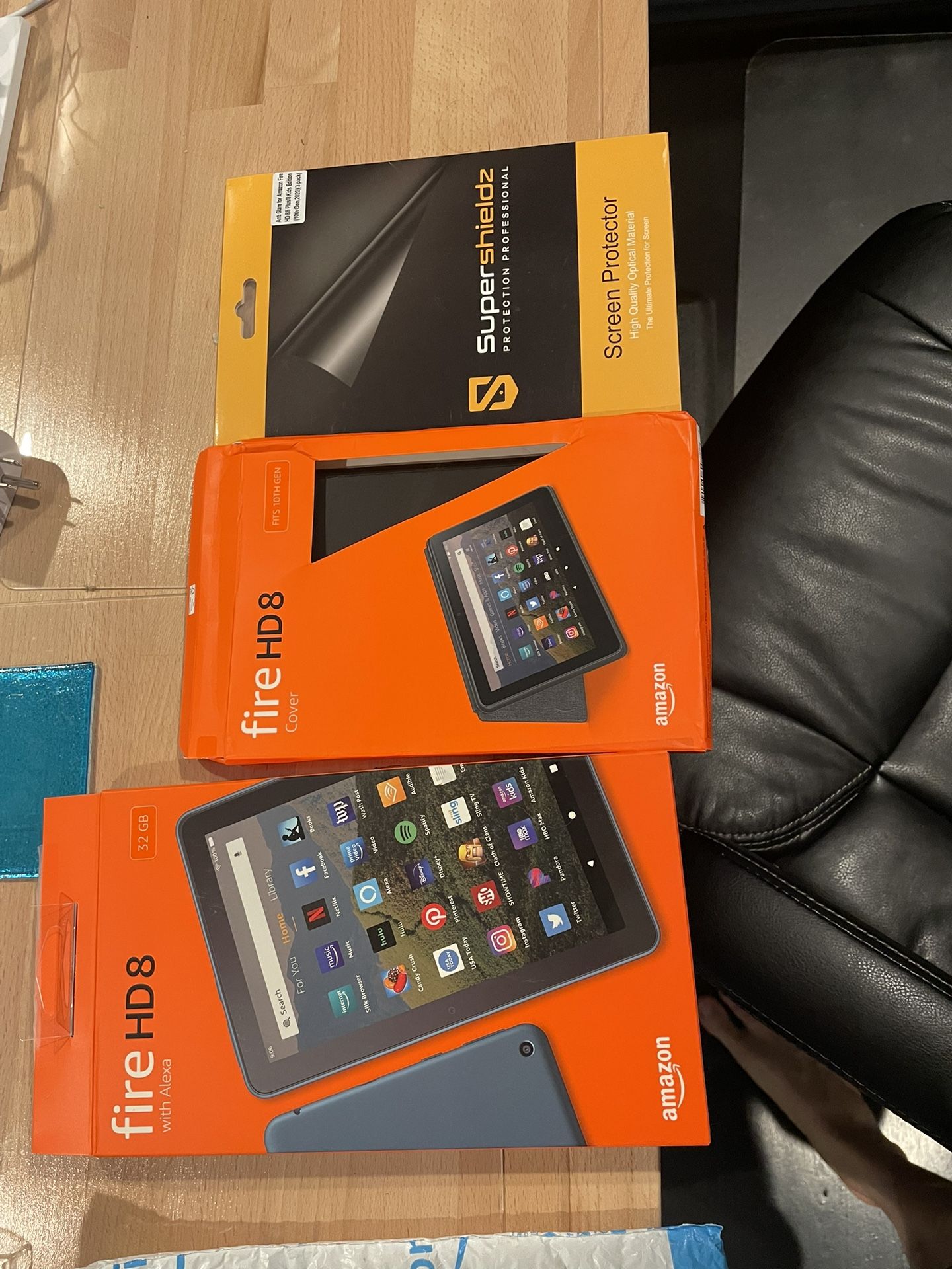 Amazon Fire HD8 10th Gen With Case And Screen Protector