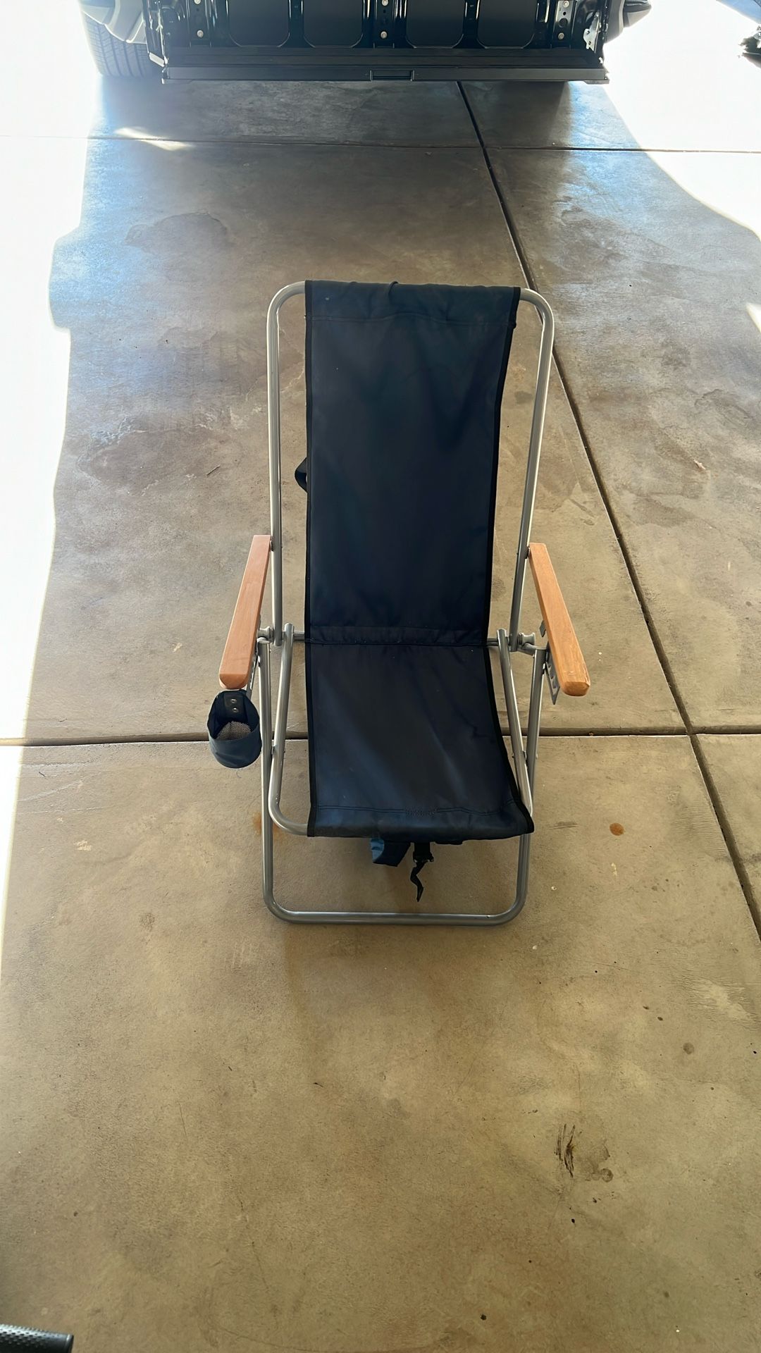 Folding Chair With Shoulder Straps