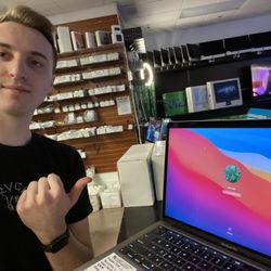 13” MacBook Pro With Touch Bar - 1.4GHz i5 - 256 GB SSD - 8GB of RAM 