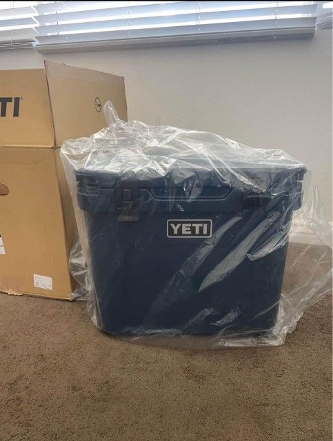 Yeti Roadie 32 Wheeled Cooler