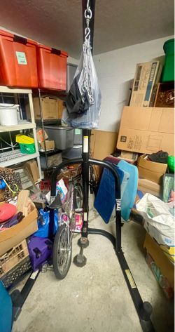 Heavy bag stand