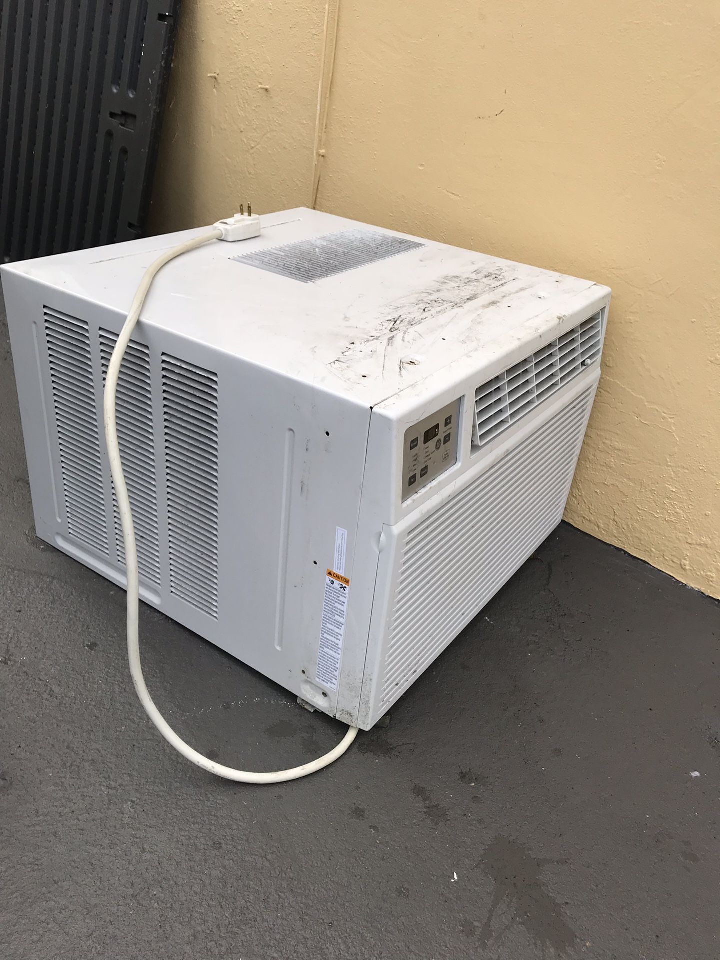 Used window AC