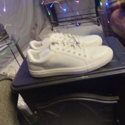 Banana Republic Essentials White Leather Snaekers