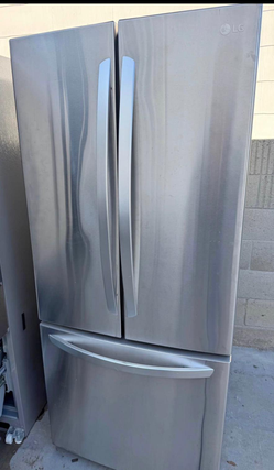 LG Stainless French Door Refrigerator — Bottom Freezer, No Dispenser