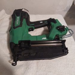 NAILER  HITACHI  NOT BATERY INCLUDE 