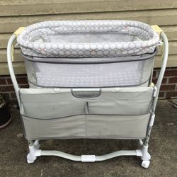 Like New Ingenuity Dream and Grow Bedside Bassinet