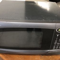 1100 WATTS  Sharp microwave