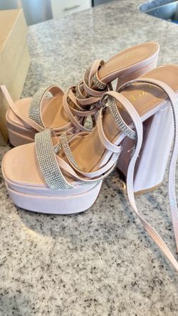 Women High Heels 👠 Size 7