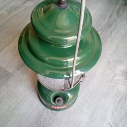 Coleman Lantern Model220E Green Color Original 