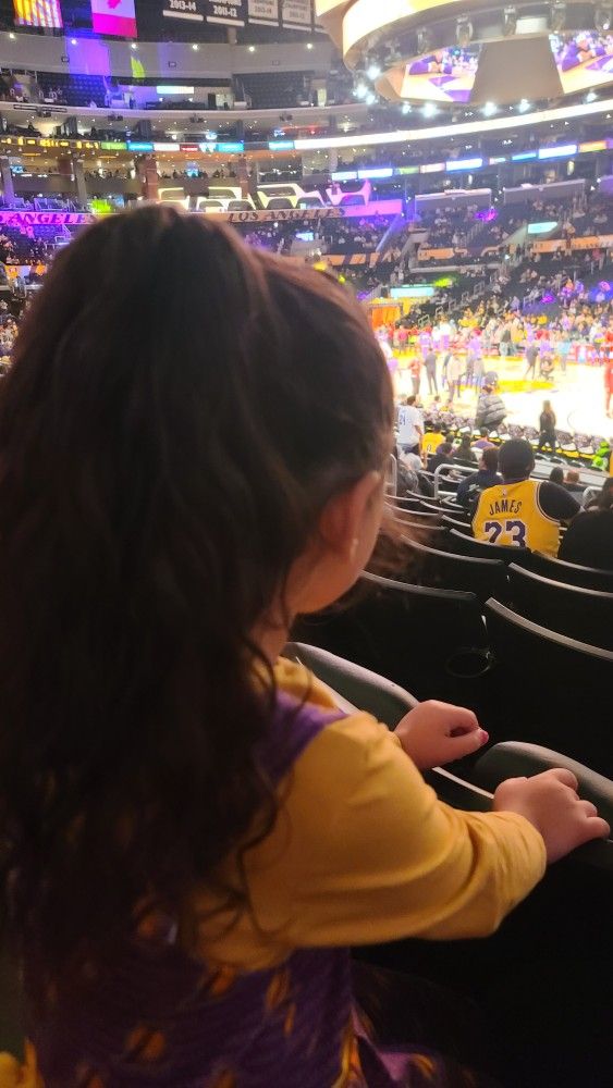 Lakers Vs Spurs 12/23/2021 Sectiom 109 Row 15 Seats 1 And 2