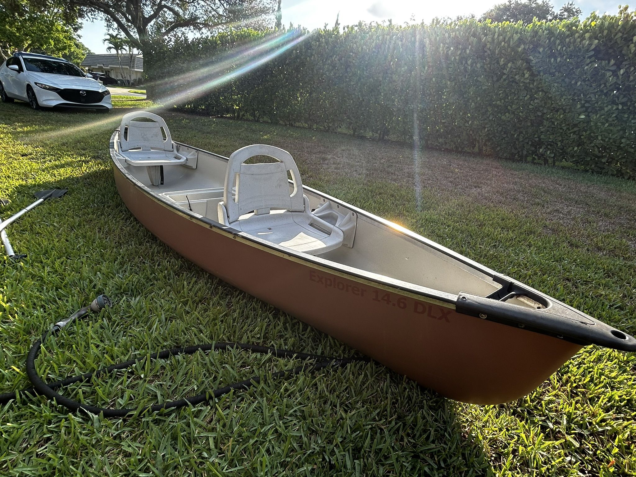 Explorer 14.6 DLX Canoe