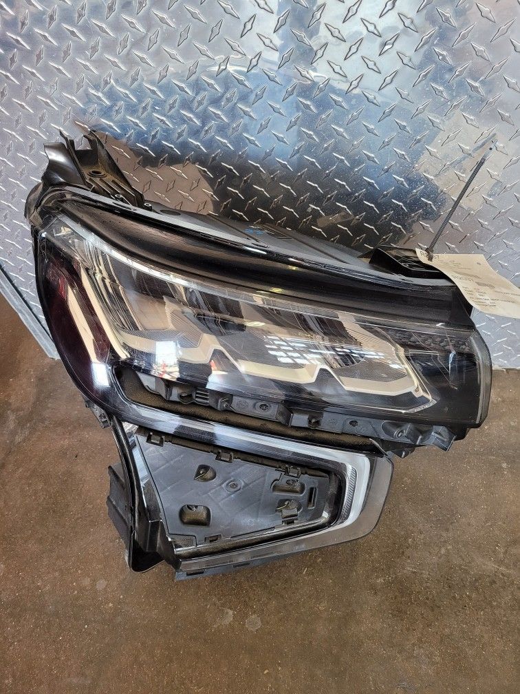 2021 - 23 - CHEVROLET TAHOE - RIGHT - HEADLIGHT