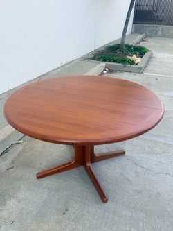Vintage Mid-Century Modern Teak Expanding Dining Table – Excellent Condition