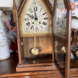 Absolutely Beautiful Vintage New England Clock Company Steeple Clock